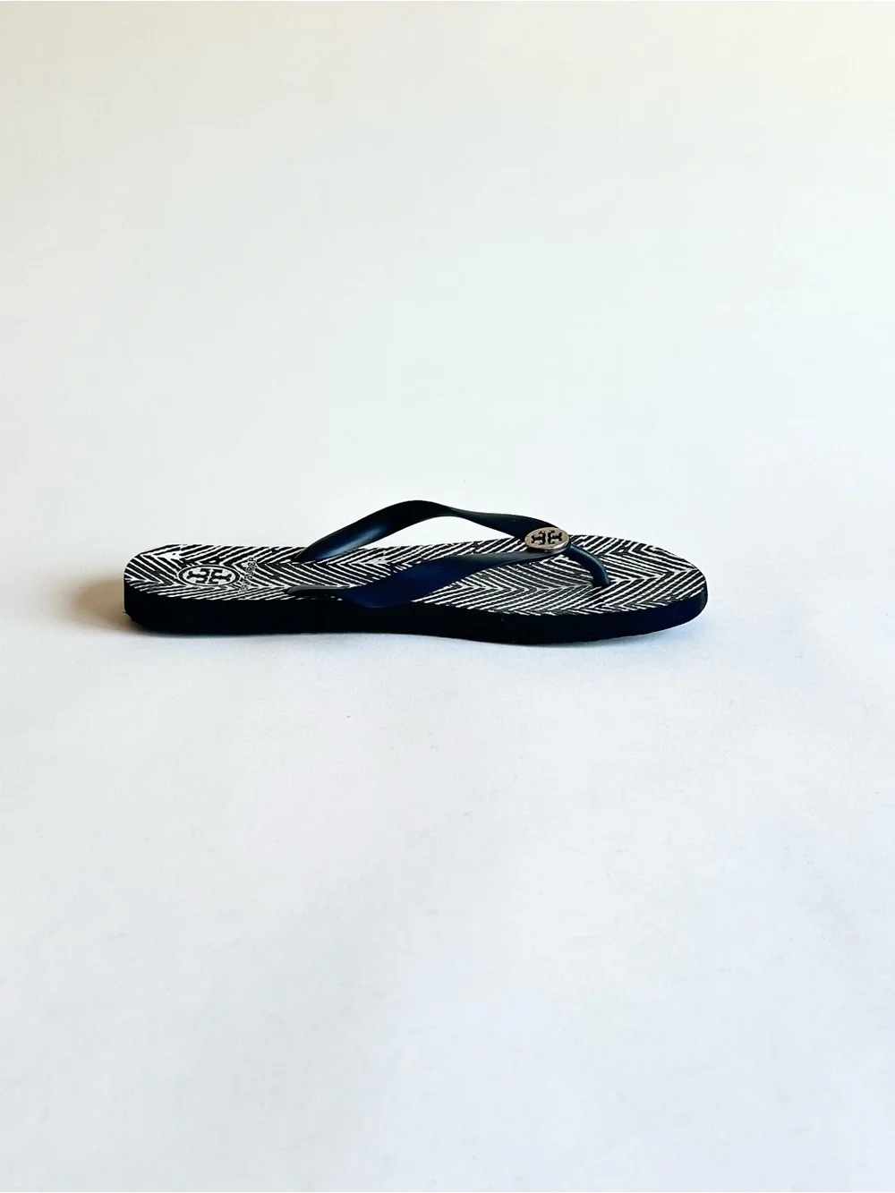 Tory Burch Black White Rubber Flip Flops Sandals size 9